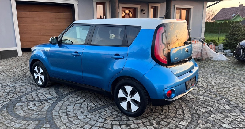 Kia Soul cena 31900 przebieg: 125000, rok produkcji 2015 z Prochowice małe 781